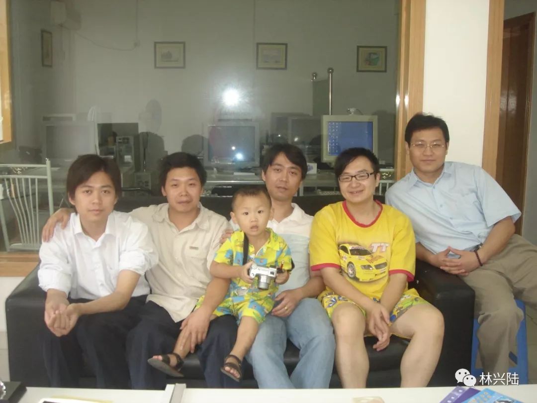 域名英文_cn英文域名注册_注册域名中文好还是英文好