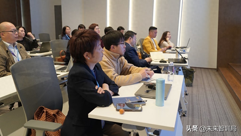 关键词布局与技术优化_seo移动手机端优化_SEO算法原理解析