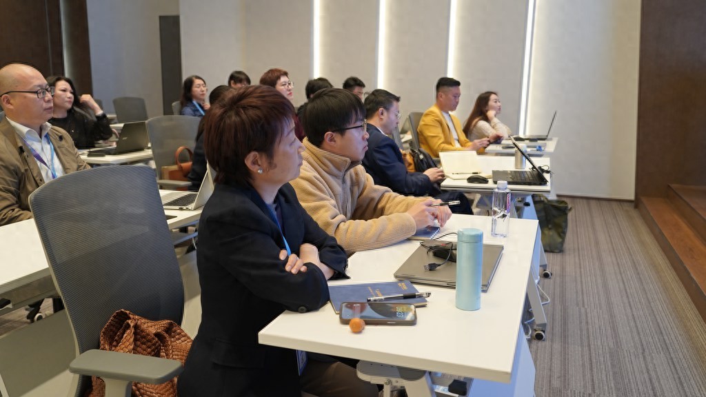 AI本地化关键词优化策略_AI驱动SEO：企业本地化关键词优化的黄金法则