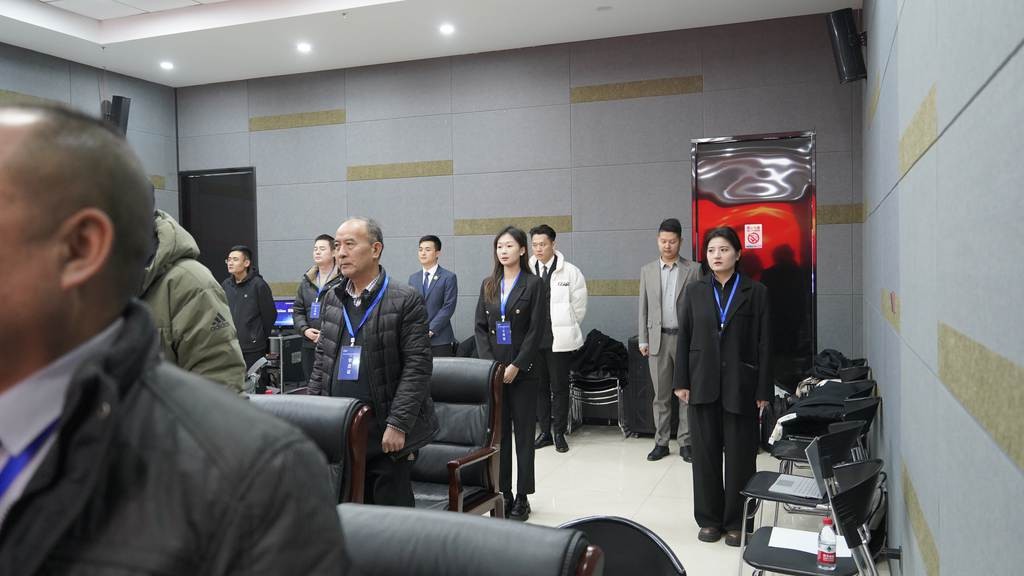 seo优化关键词价格_语义智能分析AI工具_AI本地化关键词优化策略